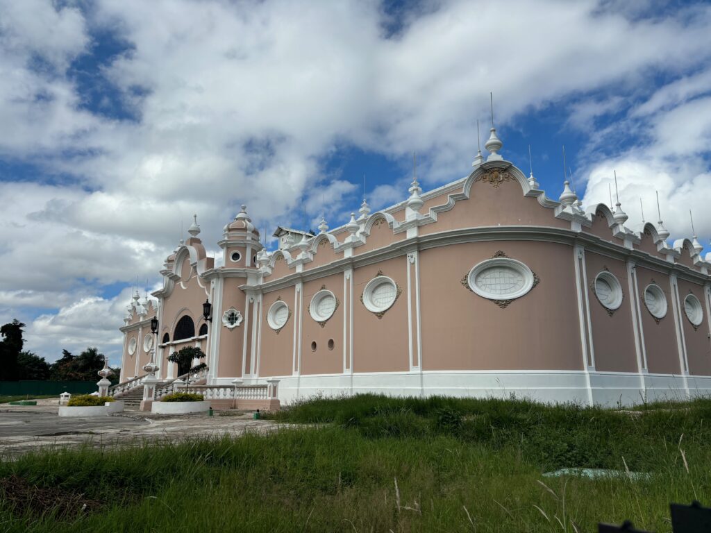 a building with many windows