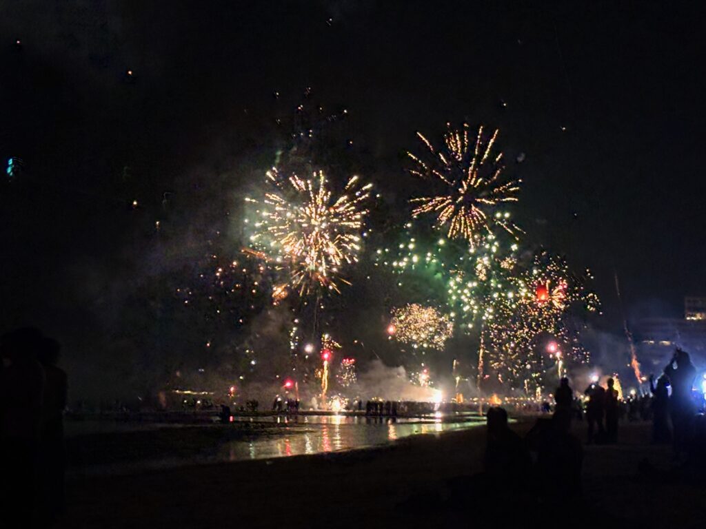 fireworks in the sky at night
